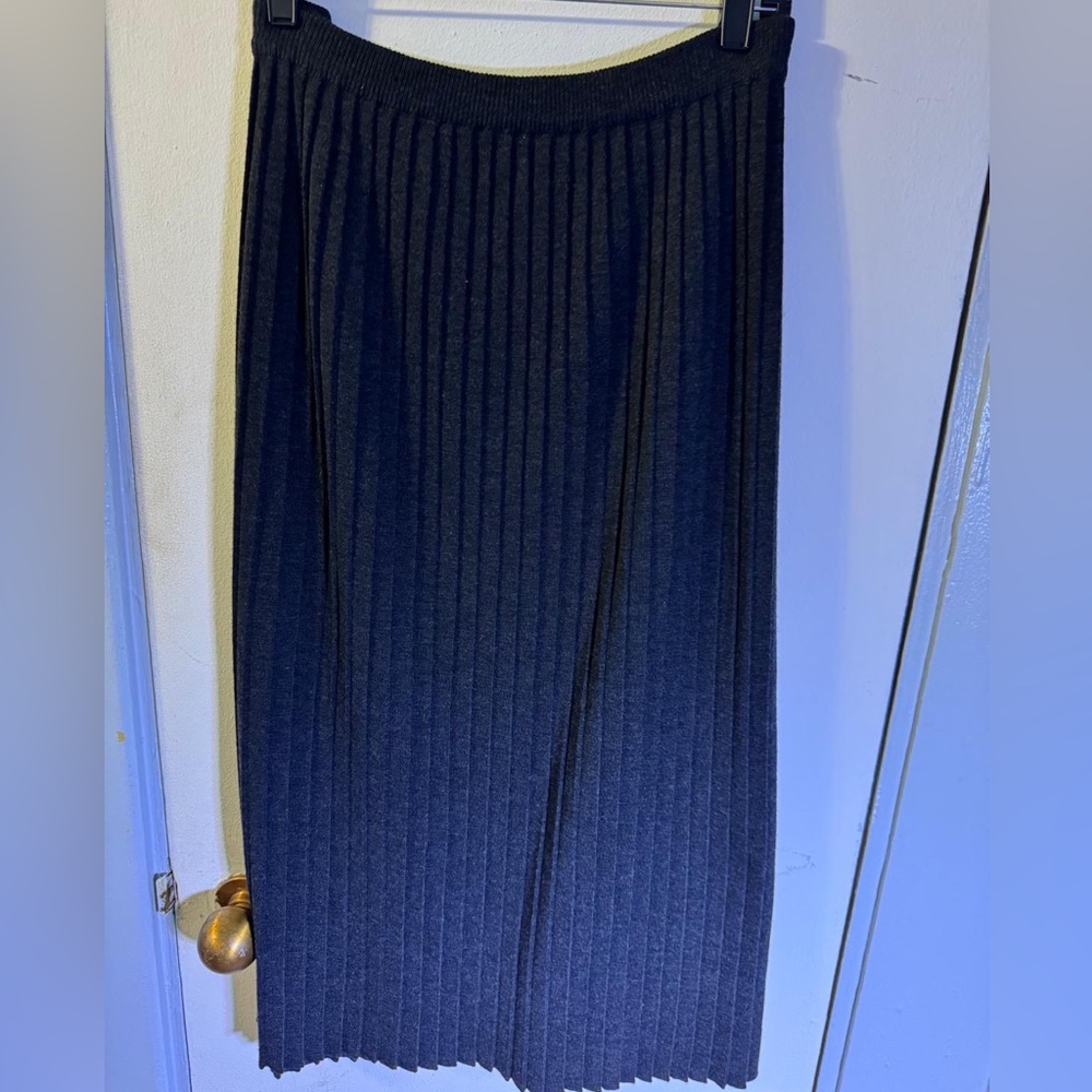 Talbots 100% Wool Grey Pleated Midi Knit Skirt